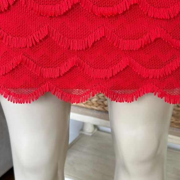 ❤️GUESS SZ 2 Red Scalloped Crochet Lace Dress size 8 - Picture 9 of 9